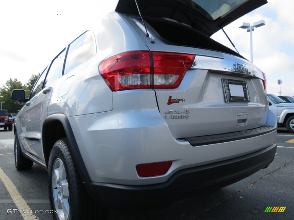 2013 Grand Cherokee Laredo 4x4 - Bright Silver Metallic / Black photo #8