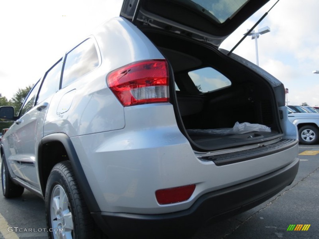 2013 Grand Cherokee Laredo 4x4 - Bright Silver Metallic / Black photo #10