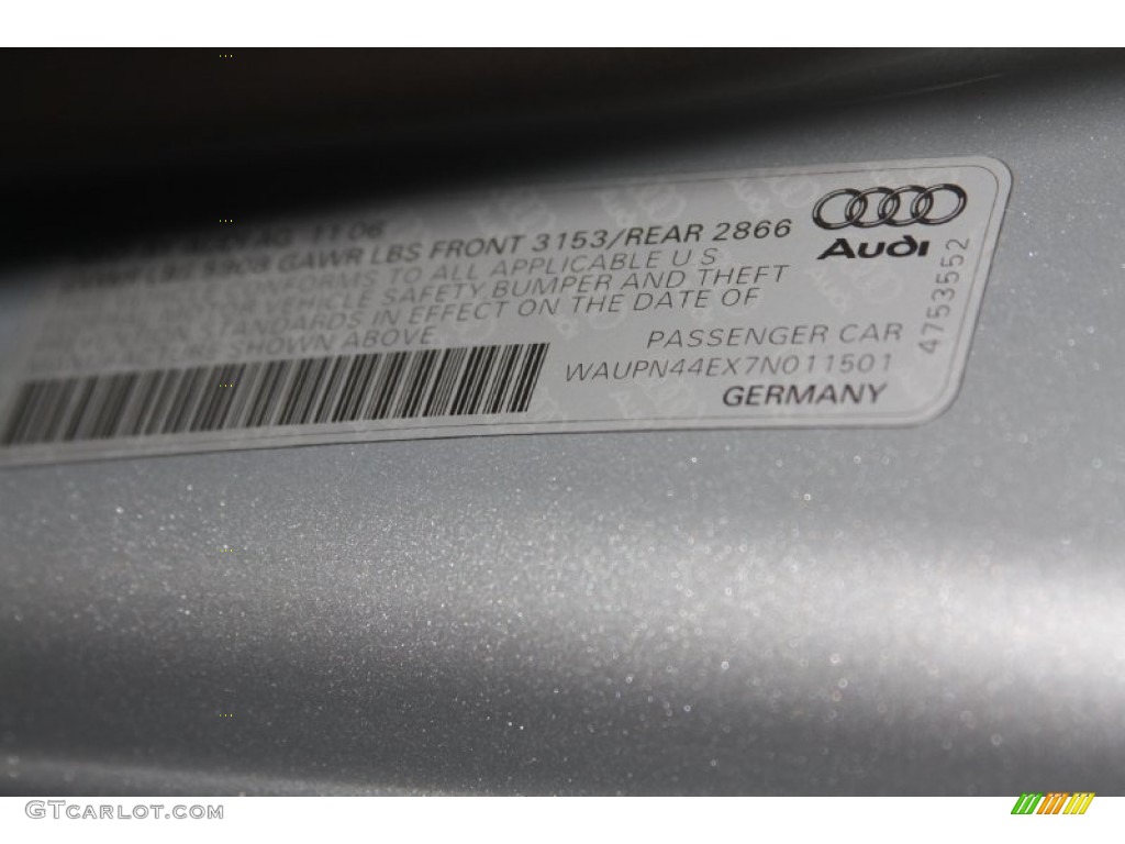 2007 S8 5.2 quattro - Light Silver Metallic / Black photo #39