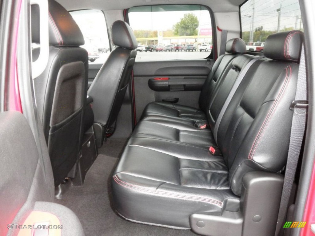 2007 Silverado 2500HD LT Crew Cab 4x4 - Victory Red / Ebony photo #22