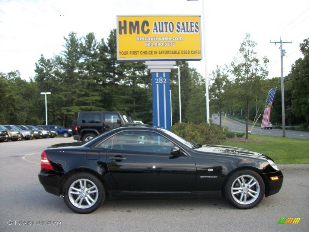 Black Mercedes-Benz SLK