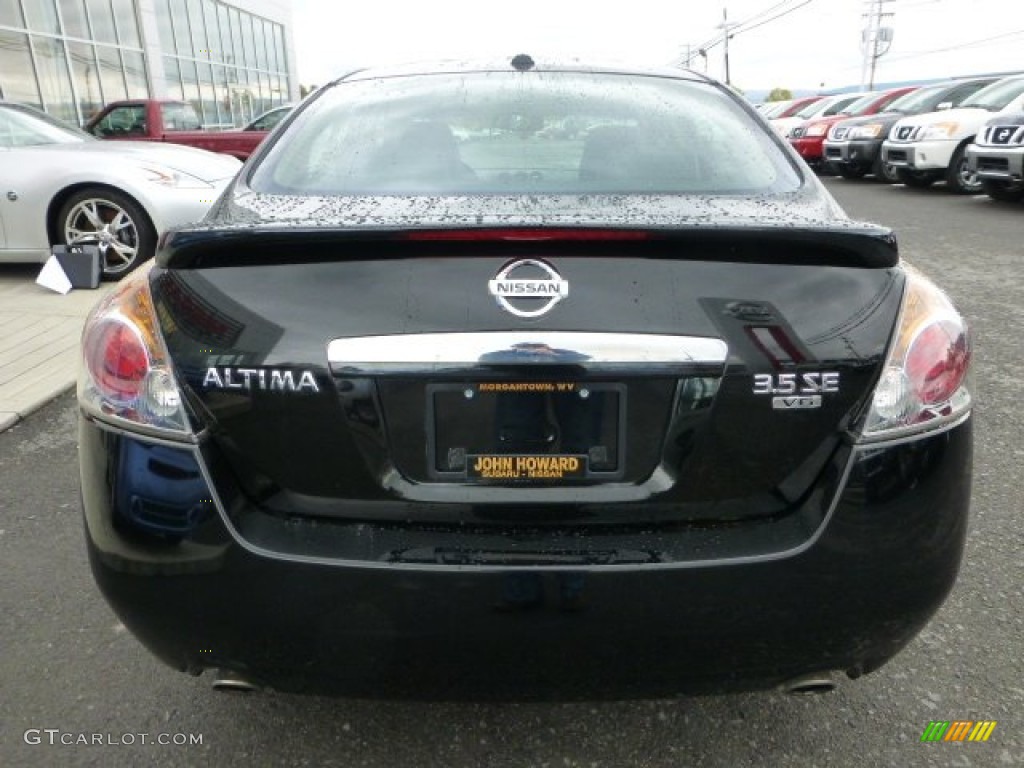 2007 Altima 3.5 SE - Super Black / Charcoal photo #8