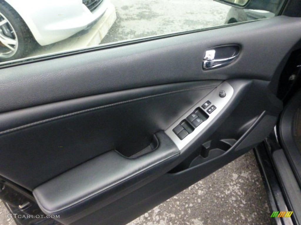 2007 Altima 3.5 SE - Super Black / Charcoal photo #16