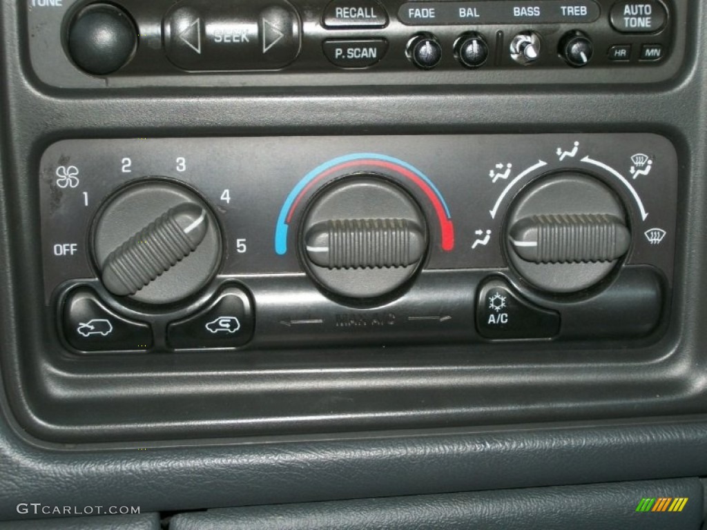 2000 Chevrolet Silverado 2500 LS Extended Cab 4x4 Controls Photo #72241055