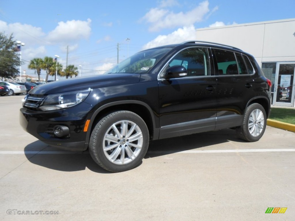 Deep Black Metallic 2013 Volkswagen Tiguan SE Exterior Photo #72242777