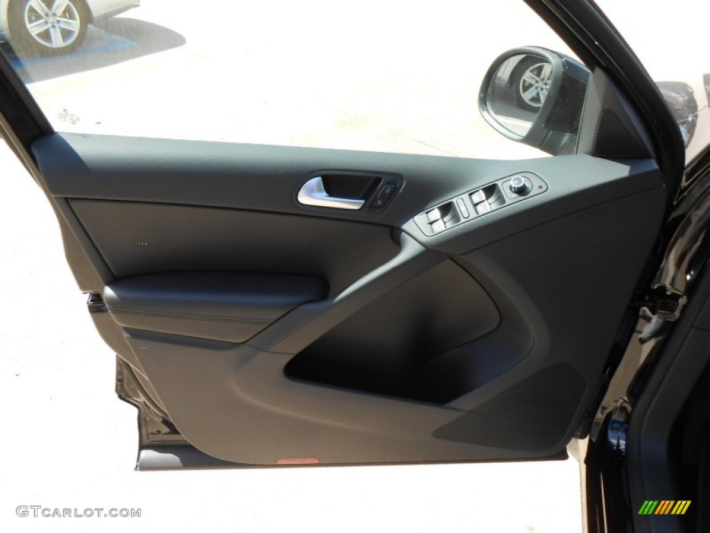2013 Volkswagen Tiguan SE Black Door Panel Photo #72242843