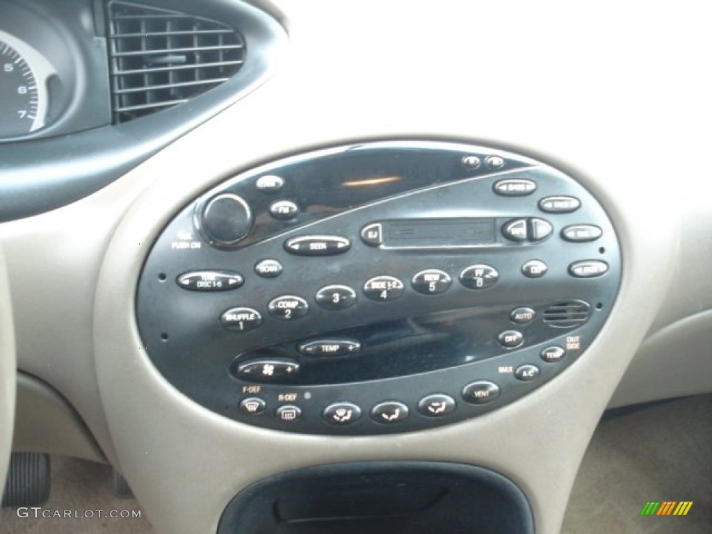 1999 Ford Taurus SE Controls Photo #72244349