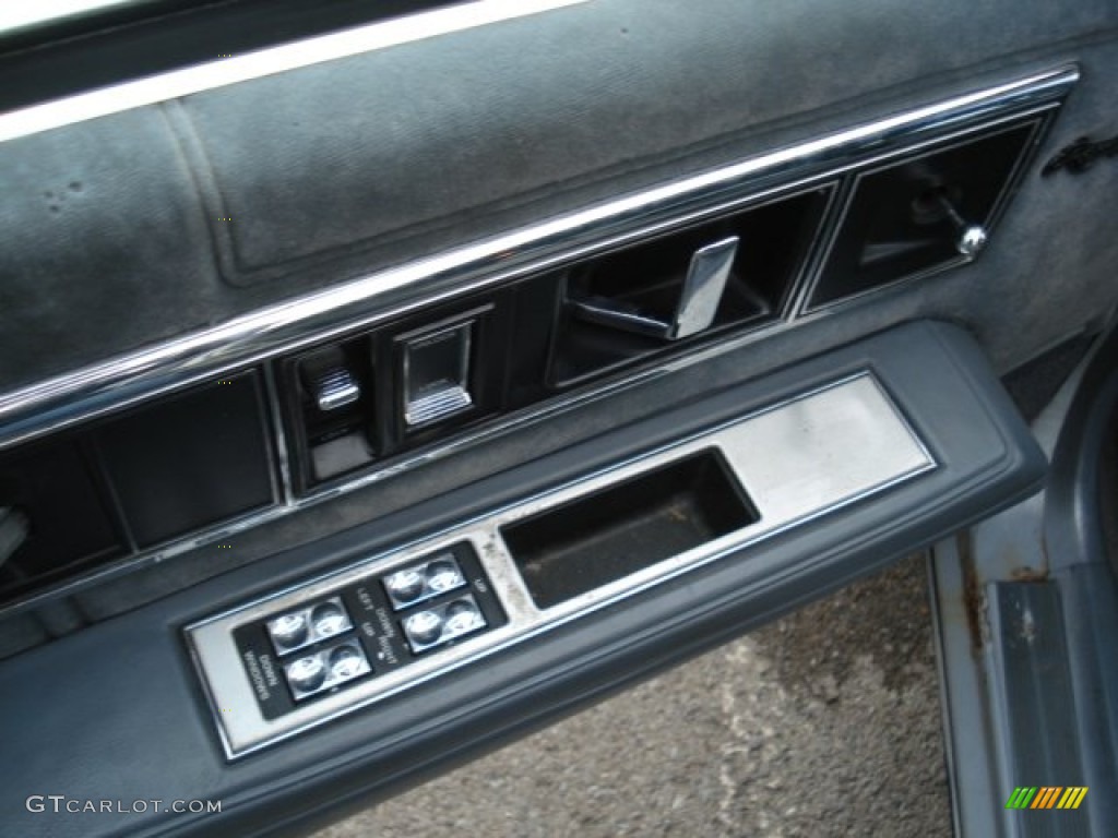 1988 Delta 88 Royale - Silver Metallic / Blue photo #11