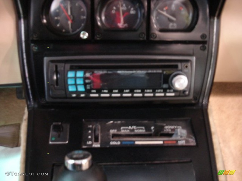1979 Corvette Coupe - Red / Light Beige photo #12