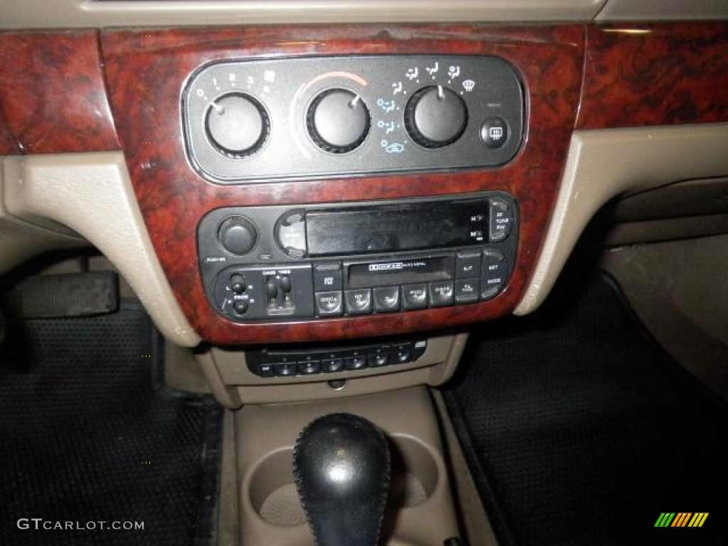2003 Chrysler Sebring LXi Sedan Controls Photos