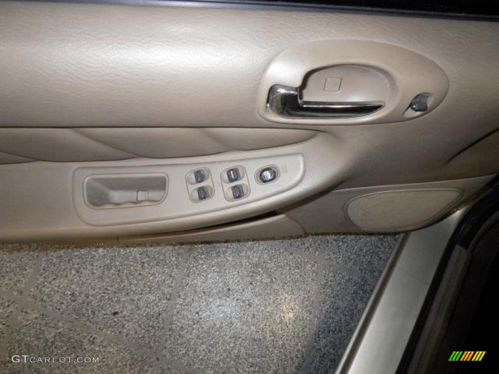 2003 Sebring LXi Sedan - Light Almond Pearl Metallic / Sandstone photo #11