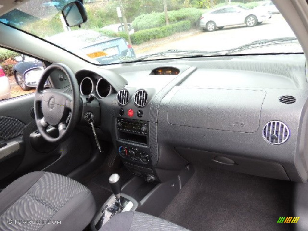 2006 Chevrolet Aveo LT Sedan Charcoal Dashboard Photo #72250375