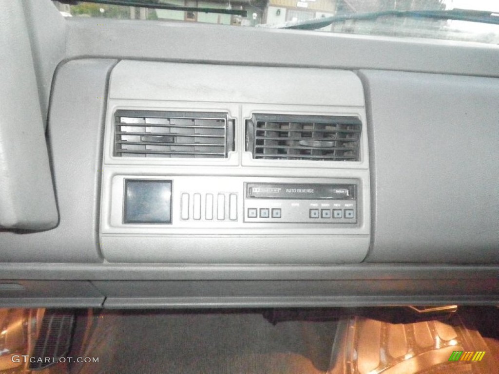 1994 Chevrolet C/K C1500 Extended Cab Controls Photo #72250711