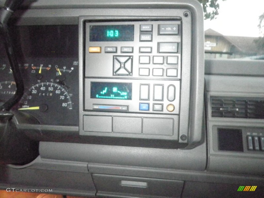 1994 Chevrolet C/K C1500 Extended Cab Controls Photo #72250735