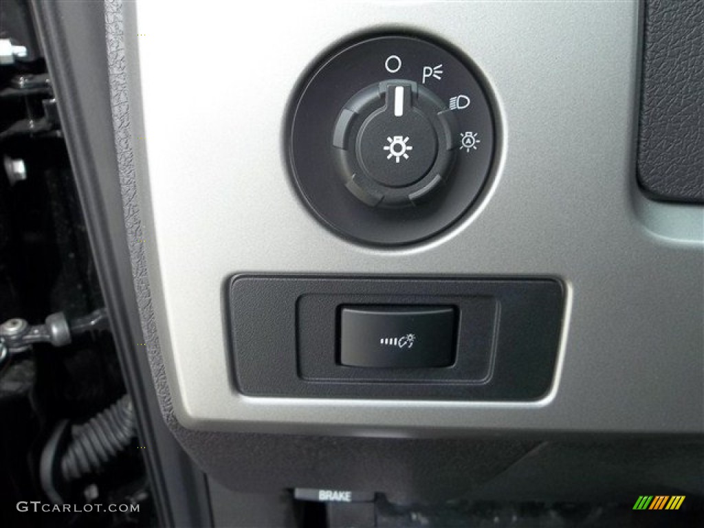 2013 Ford F150 SVT Raptor SuperCrew 4x4 Controls Photo #72252901