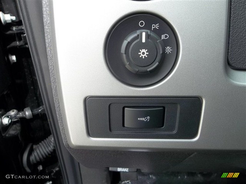 2013 Ford F150 SVT Raptor SuperCrew 4x4 Controls Photo #72252922