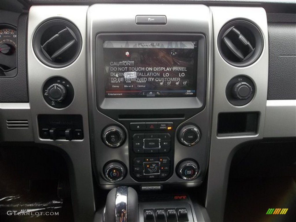 2013 Ford F150 SVT Raptor SuperCrew 4x4 Controls Photo #72253537