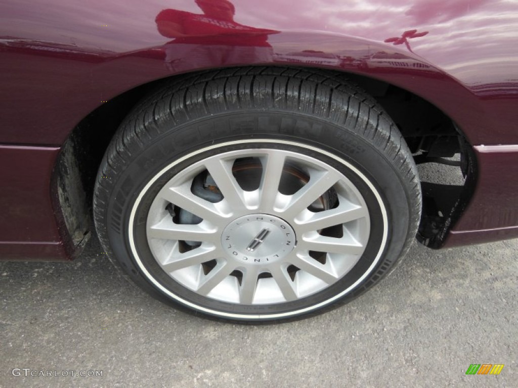 2007 Town Car Signature - Dark Cherry Metallic / Medium Light Stone photo #22