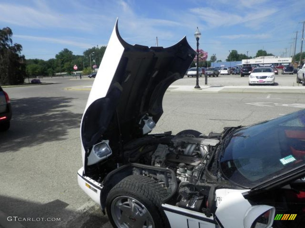 1989 Chevrolet Corvette Coupe 5.7 Liter OHV 16-Valve L98 V8 Engine Photo #72256171