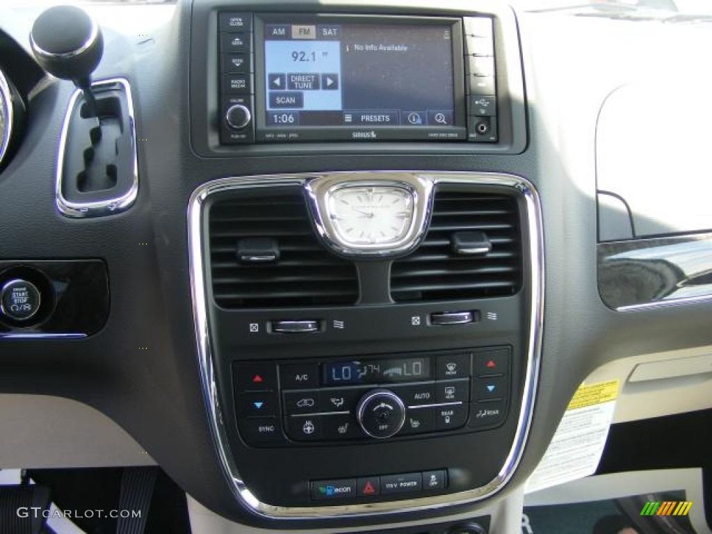 2013 Chrysler Town & Country Limited Controls Photo #72256426