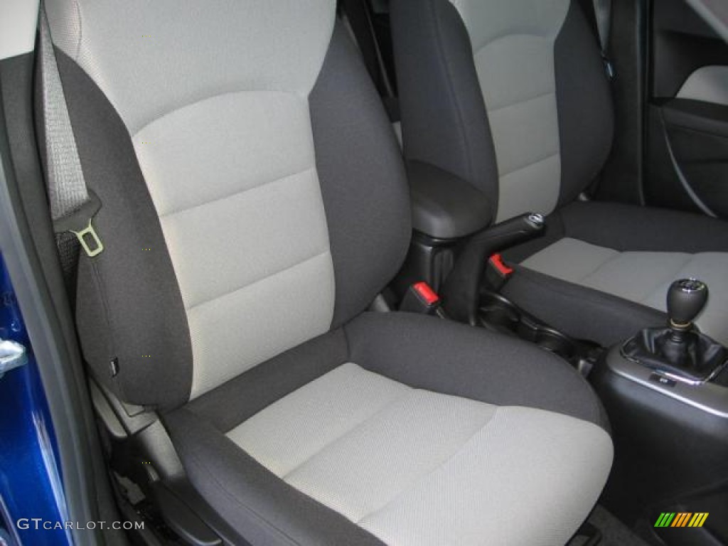 2013 Cruze LS - Blue Topaz Metallic / Jet Black/Medium Titanium photo #9