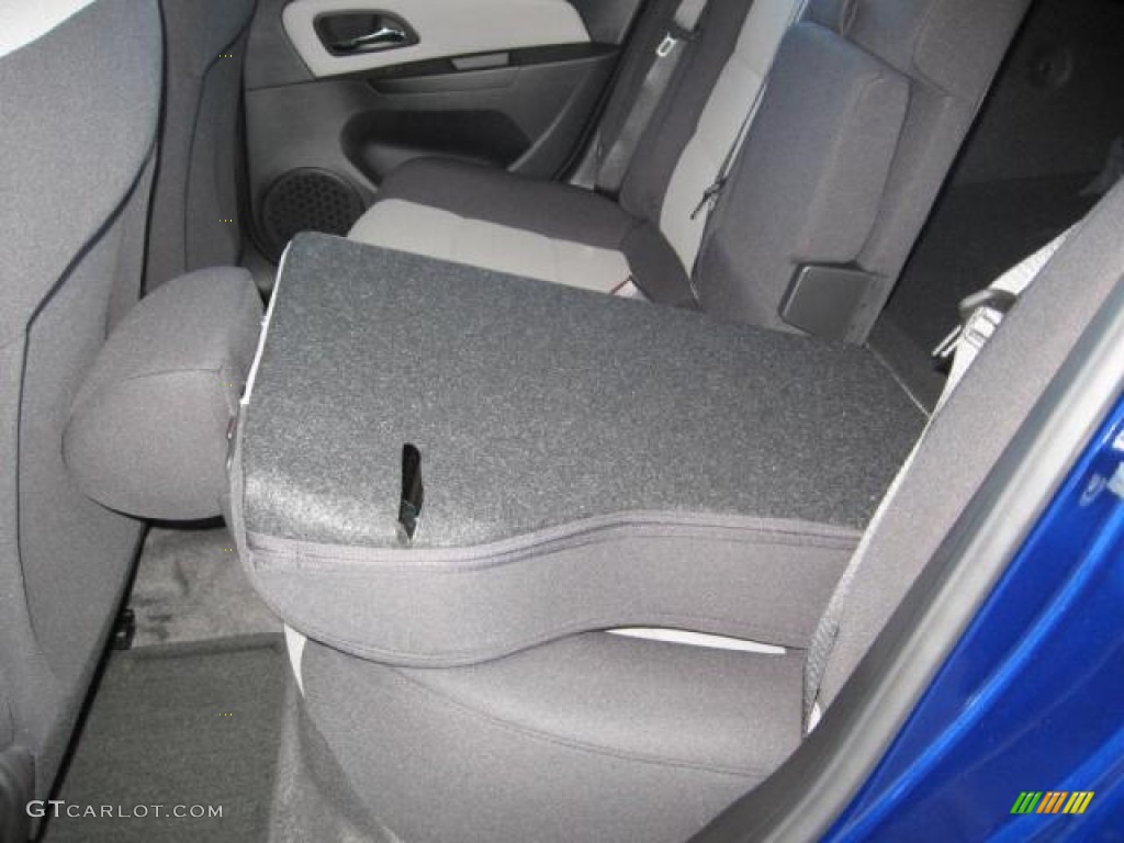 2013 Cruze LS - Blue Topaz Metallic / Jet Black/Medium Titanium photo #14