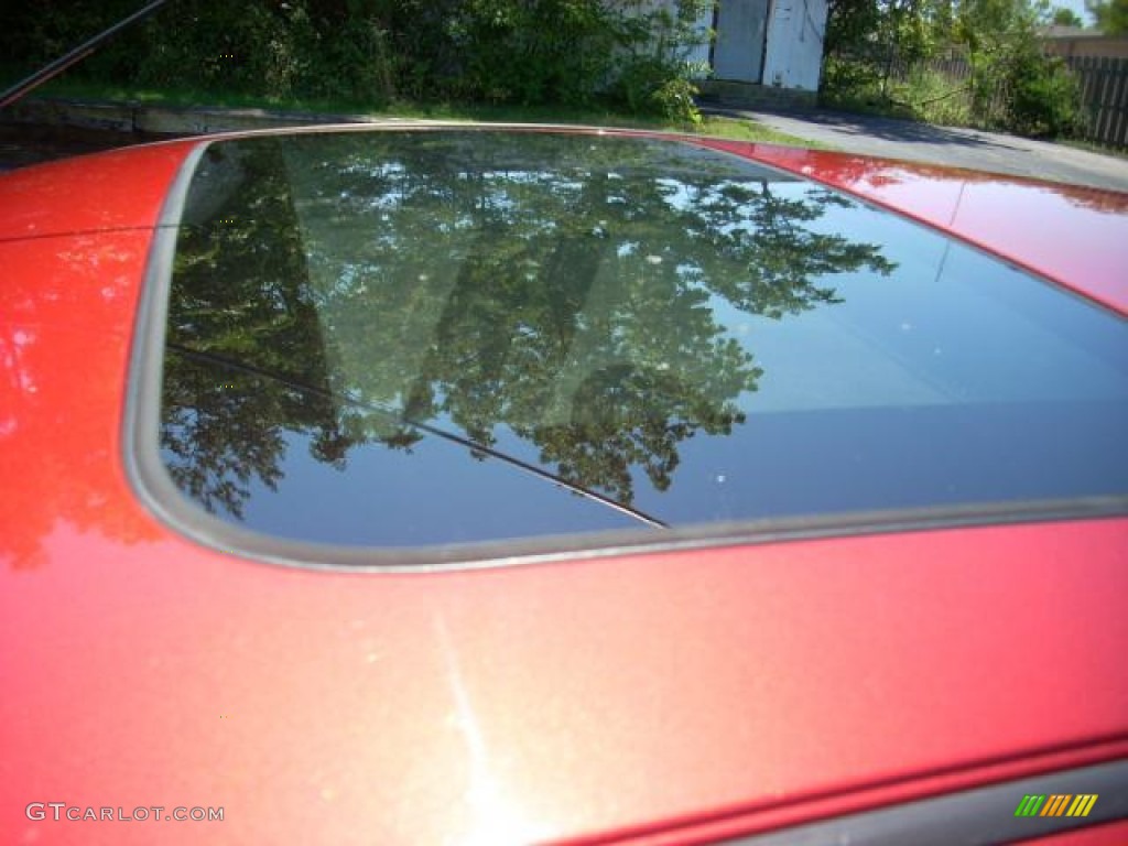 2003 Focus ZX5 Hatchback - Sangria Red Metallic / Medium Graphite photo #5