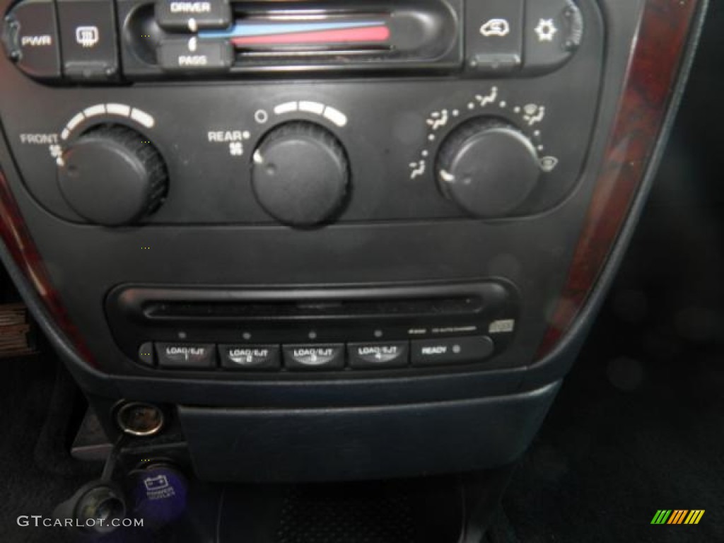 2002 Chrysler Town & Country LX Controls Photo #72263788