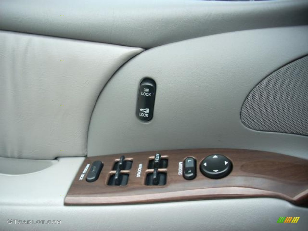 2004 Park Avenue  - Silver Blue Ice Metallic / Medium Gray photo #4