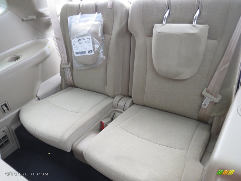 2013 Toyota Highlander V6 Rear Seat Photos