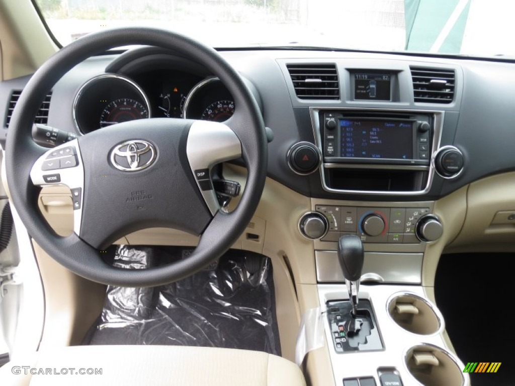 2013 Toyota Highlander V6 Sand Beige Dashboard Photo #72265789