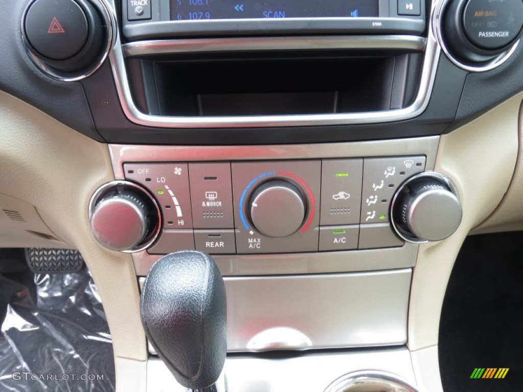 2013 Toyota Highlander V6 Controls Photo #72265836
