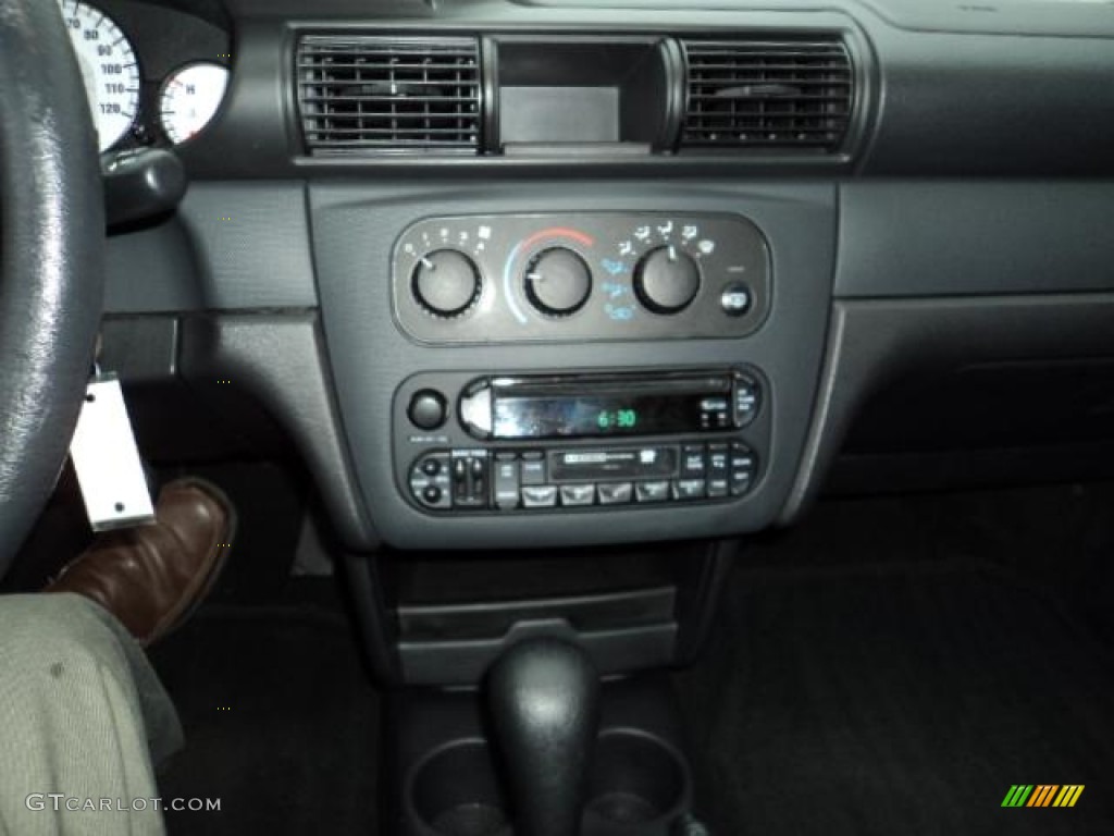 2004 Dodge Stratus SXT Sedan Controls Photo #72266601