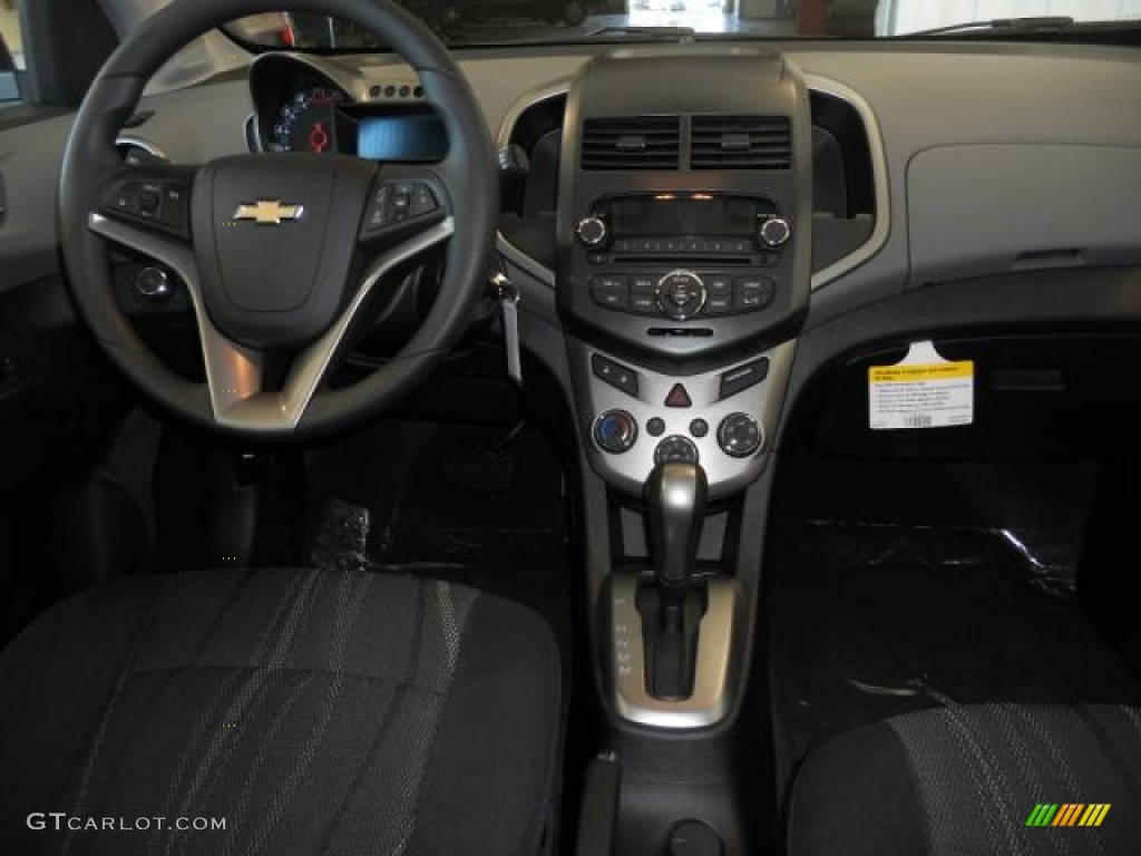 2013 Chevrolet Sonic LT Hatch Jet Black/Dark Titanium Dashboard Photo #72273581