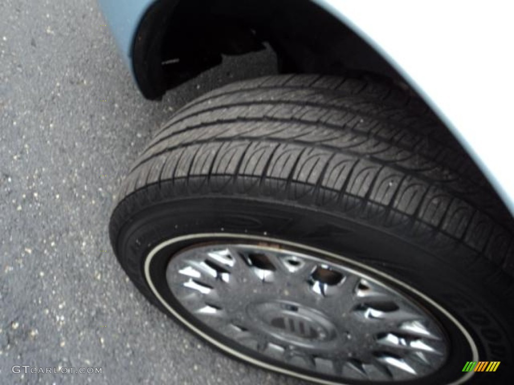 2004 Grand Marquis GS - Light Ice Blue Metallic / Medium Parchment photo #7