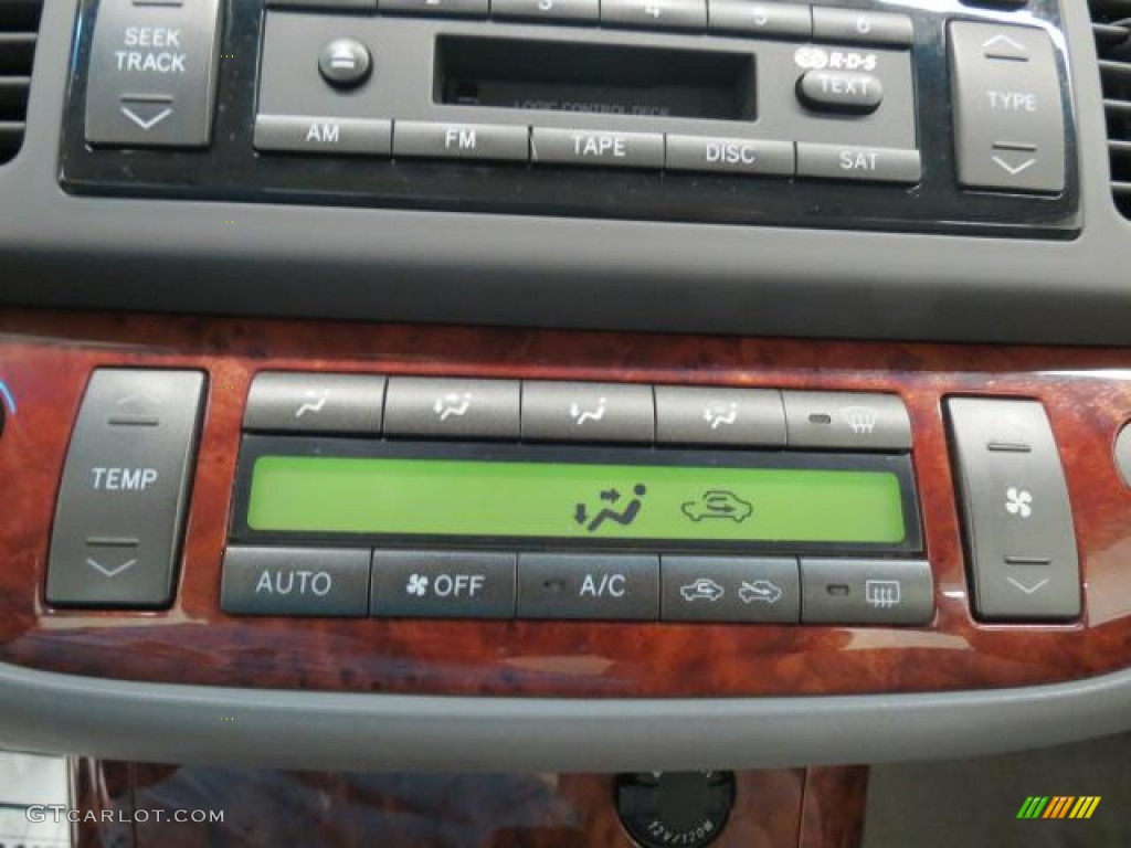 2006 Toyota Camry XLE V6 Controls Photos