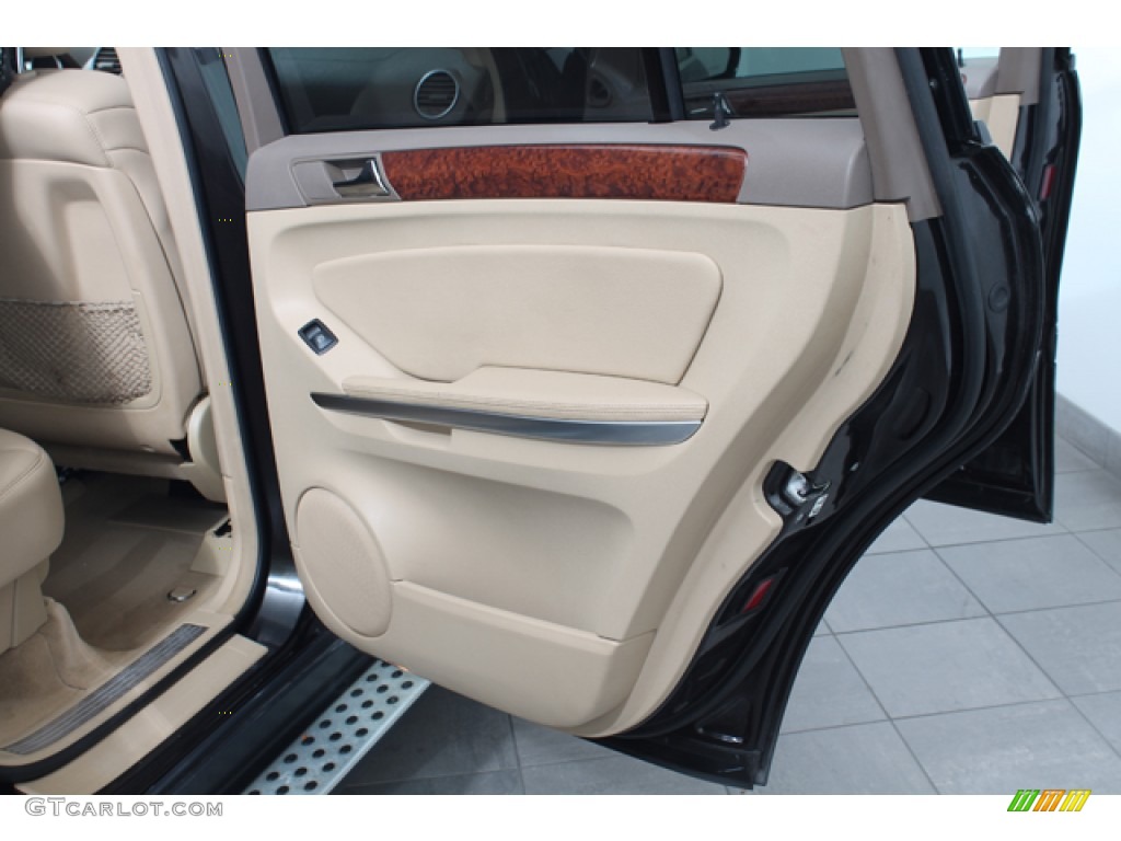 2009 Mercedes-Benz GL 450 4Matic Cashmere Door Panel Photo #72279769