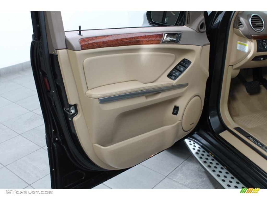 2009 Mercedes-Benz GL 450 4Matic Cashmere Door Panel Photo #72279817