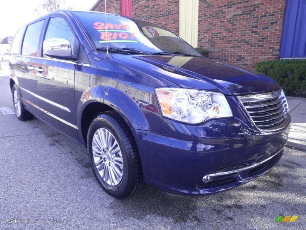 2013 Town & Country Touring - L - True Blue Pearl / Black/Light Graystone photo #1