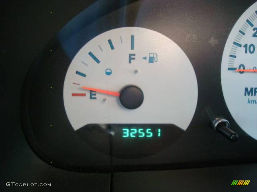 2006 Caravan SE - Bright Silver Metallic / Medium Slate Gray photo #20