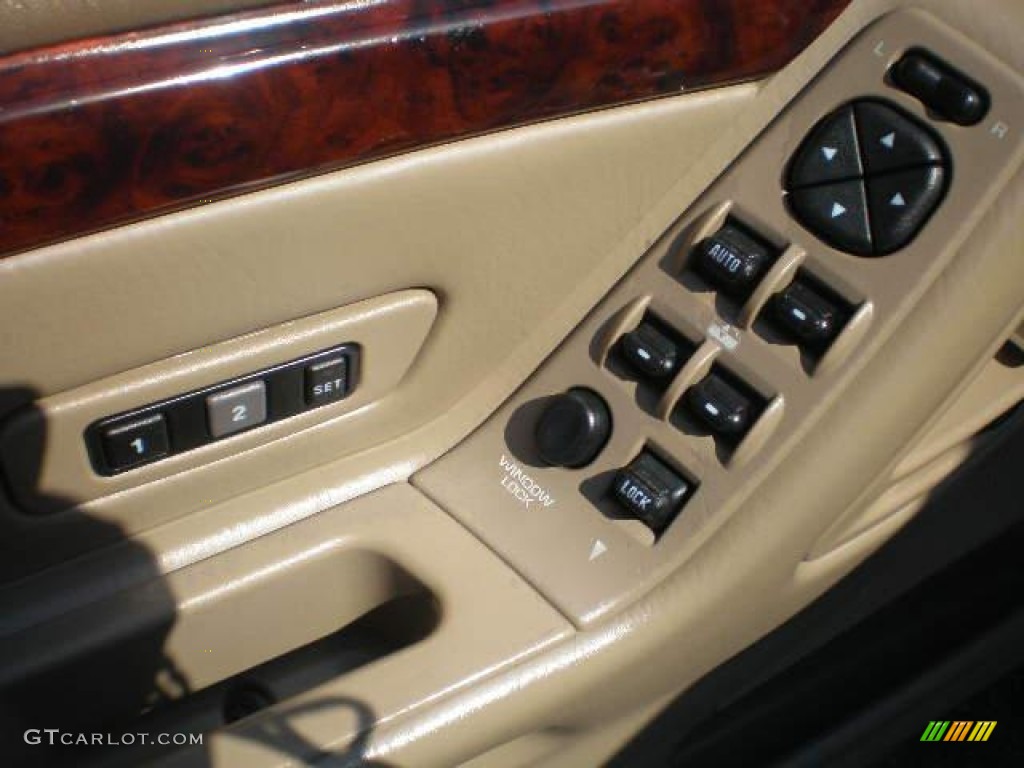2002 Jeep Grand Cherokee Limited Controls Photo #72290983