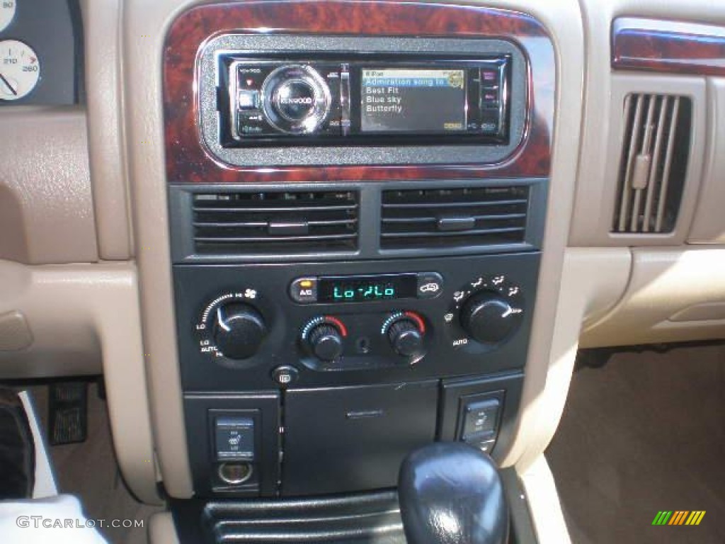 2002 Grand Cherokee Limited - Stone White / Taupe photo #16