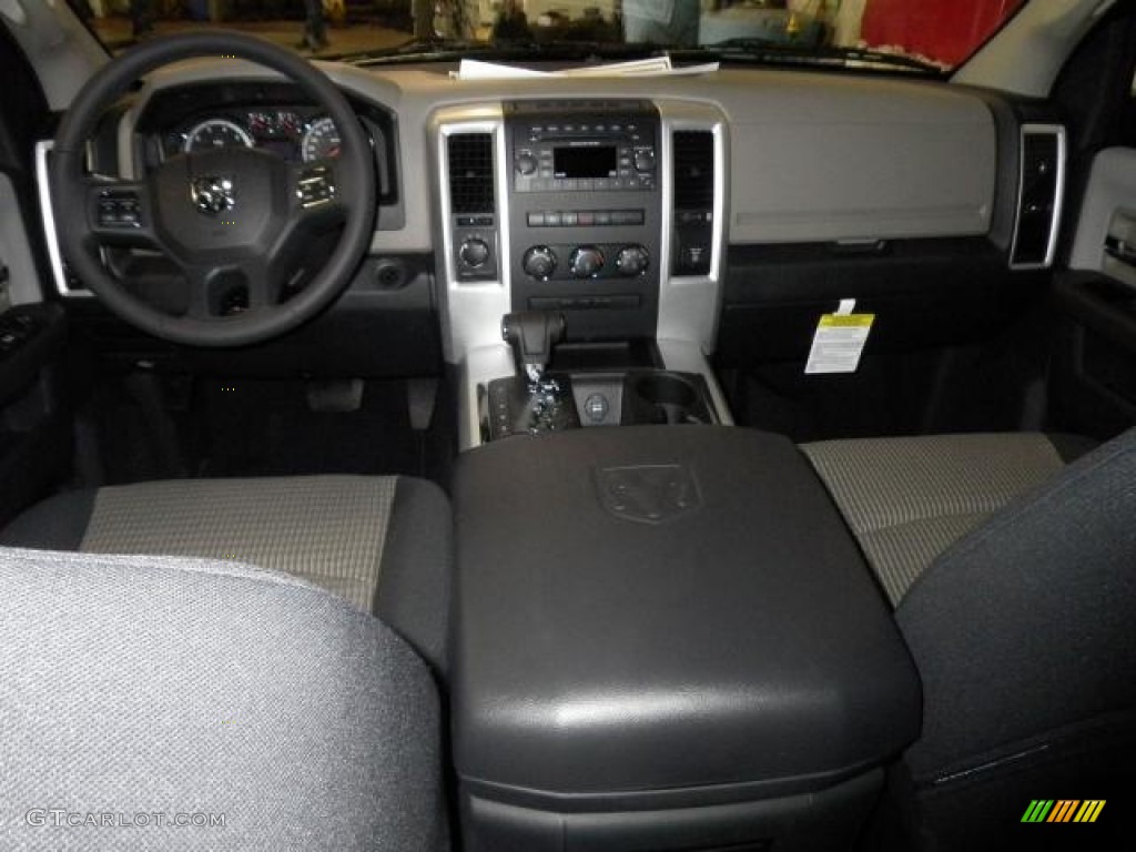 2012 Ram 1500 Big Horn Quad Cab 4x4 - Black / Dark Slate Gray/Medium Graystone photo #8