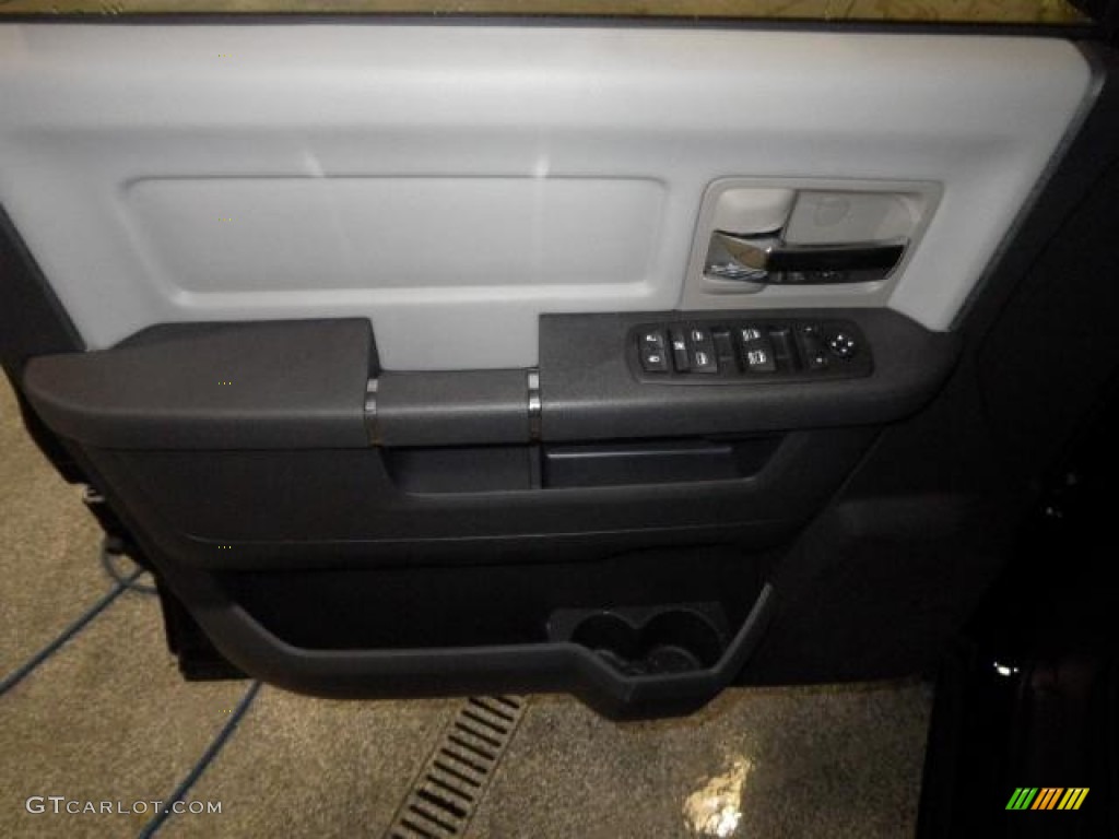 2012 Ram 1500 Big Horn Quad Cab 4x4 - Black / Dark Slate Gray/Medium Graystone photo #10