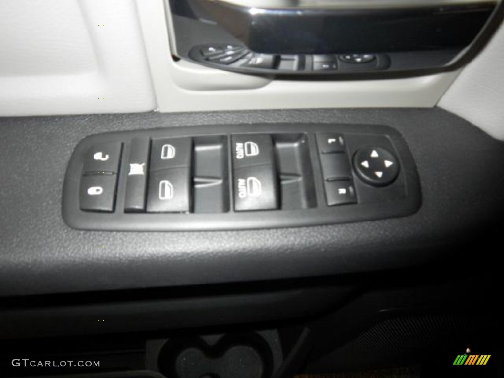 2012 Ram 1500 Big Horn Quad Cab 4x4 - Black / Dark Slate Gray/Medium Graystone photo #11