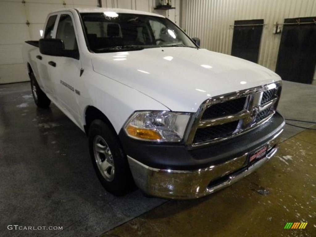 2012 Ram 1500 ST Quad Cab 4x4 - Bright White / Dark Slate Gray/Medium Graystone photo #2