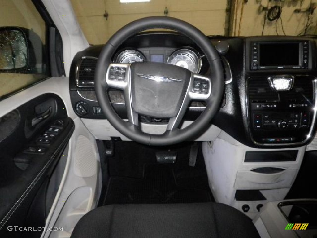 2012 Town & Country Touring - Dark Charcoal Pearl / Black/Light Graystone photo #11