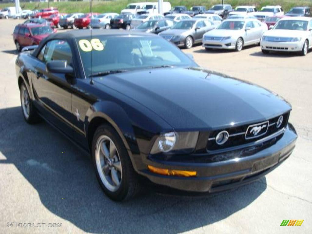 2006 Mustang V6 Premium Convertible - Black / Dark Charcoal photo #6