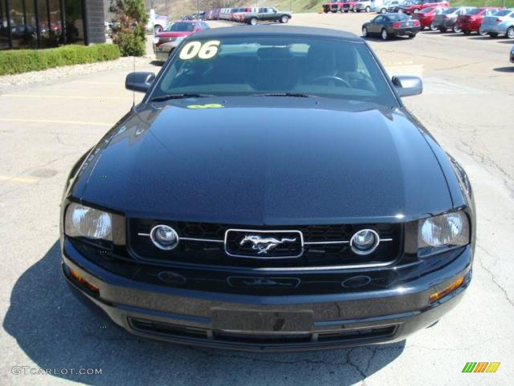 2006 Mustang V6 Premium Convertible - Black / Dark Charcoal photo #7