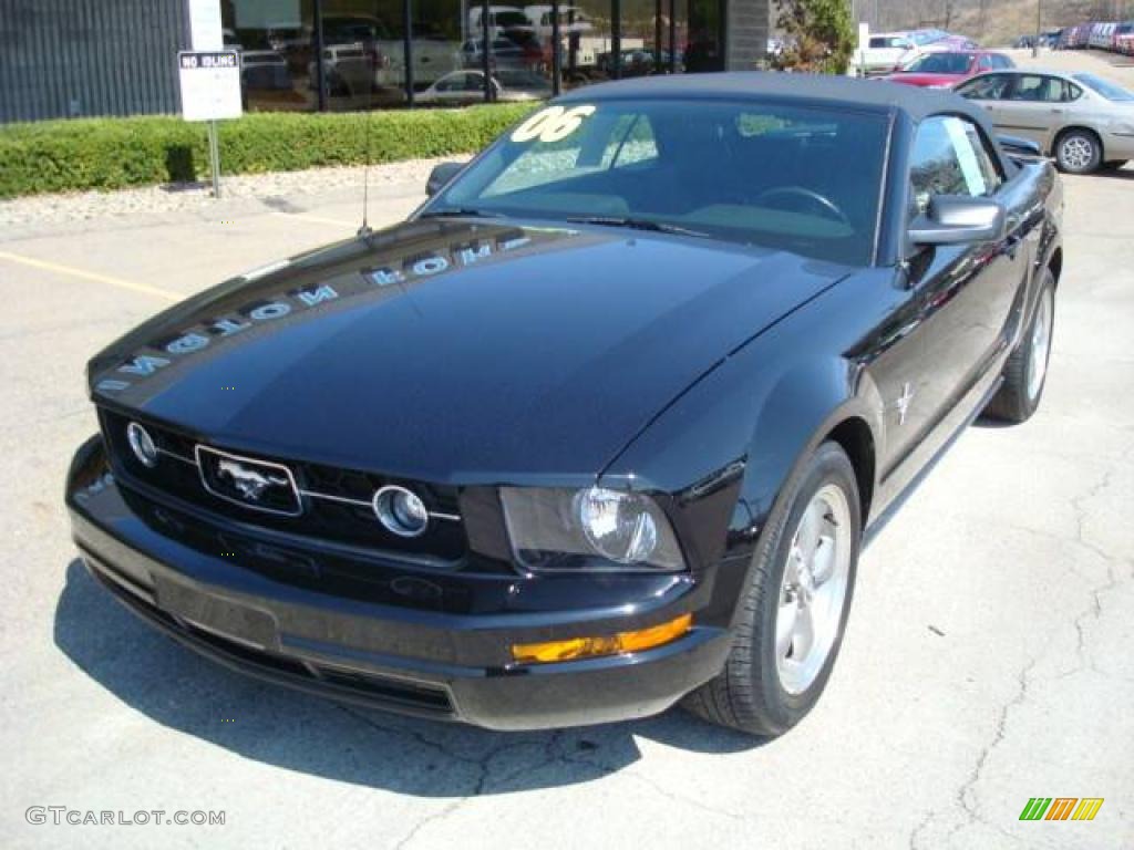 2006 Mustang V6 Premium Convertible - Black / Dark Charcoal photo #8